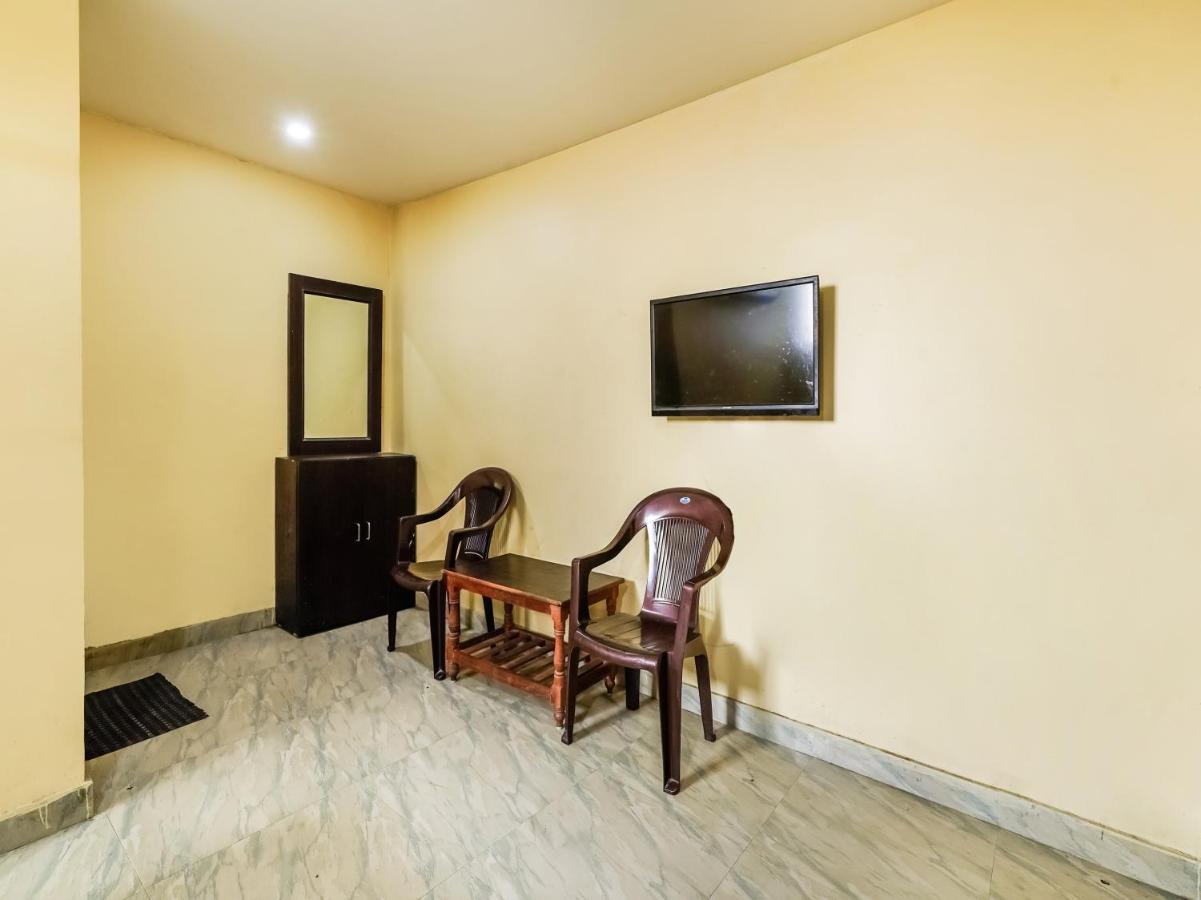 Oyo 84039 Tirumala Grand Rājahmundry Kültér fotó