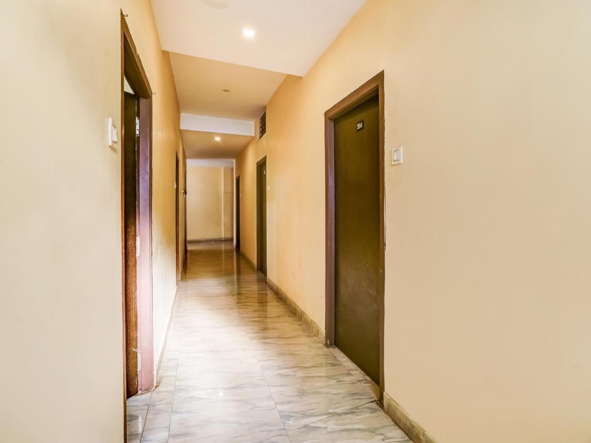 Oyo 84039 Tirumala Grand Rājahmundry Kültér fotó